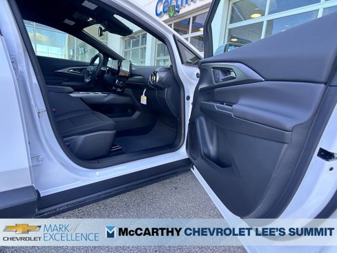 New 2026 Chevrolet Equinox EV LT image 39