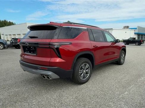 New 2025 Chevrolet Traverse LT w/ Enhanced Driving Package image 8