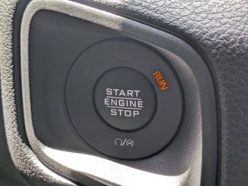 New 2025 Jeep Gladiator Sport image 24