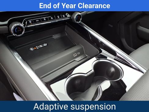 New 2025 Chevrolet Suburban Premier w/ Sun And Tow Package image 15