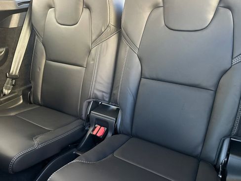 Used 2024 Volvo XC90 T8 Ultimate w/ Protection Package image 17