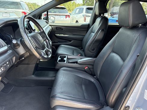 Used 2023 Honda Odyssey Sport image 11