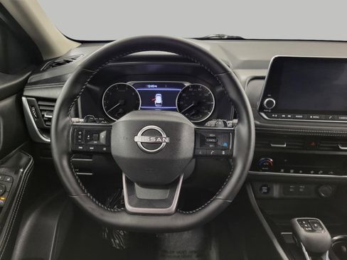 Used 2025 Nissan Rogue SV image 13