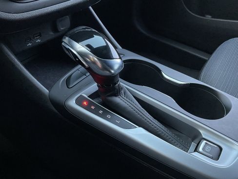 Used 2025 Buick Envista Preferred image 35