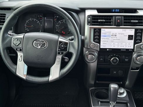 Used 2021 Toyota 4Runner SR5 Premium image 14