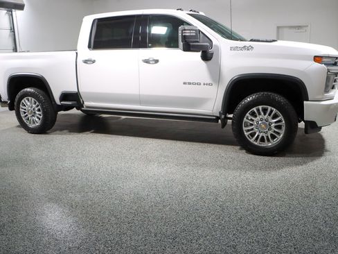 Used 2023 Chevrolet Silverado 2500 High Country w/ Z71 Off-Road Package image 6