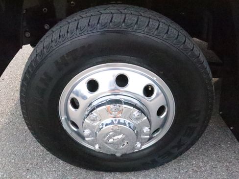 Used 2024 RAM 3500 Limited w/ Towing Technology Group AWD/4WD image 11