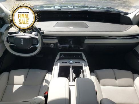 New 2025 Lincoln Navigator Reserve image 16