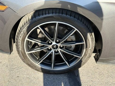 Used 2018 Ford Mustang Coupe w/ Equipment Group 101A RWD image 13