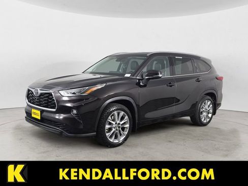 Used 2021 Toyota Highlander Limited AWD/4WD image 1