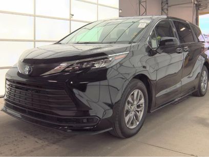 Used 2025 Toyota Sienna LE