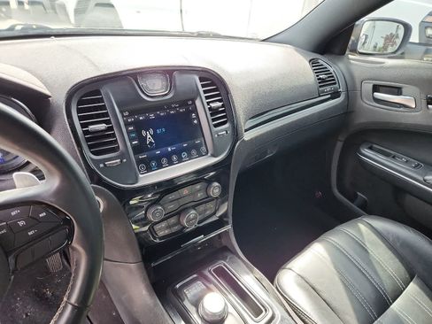 Used 2017 Chrysler 300 S w/ S Model Appearance Package RWD image 10