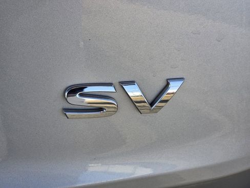 Used 2023 Nissan Rogue SV FWD image 8