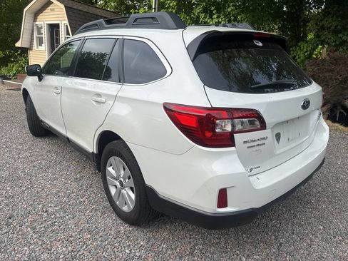 Used 2015 Subaru Outback 2.5i Premium AWD/4WD image 3