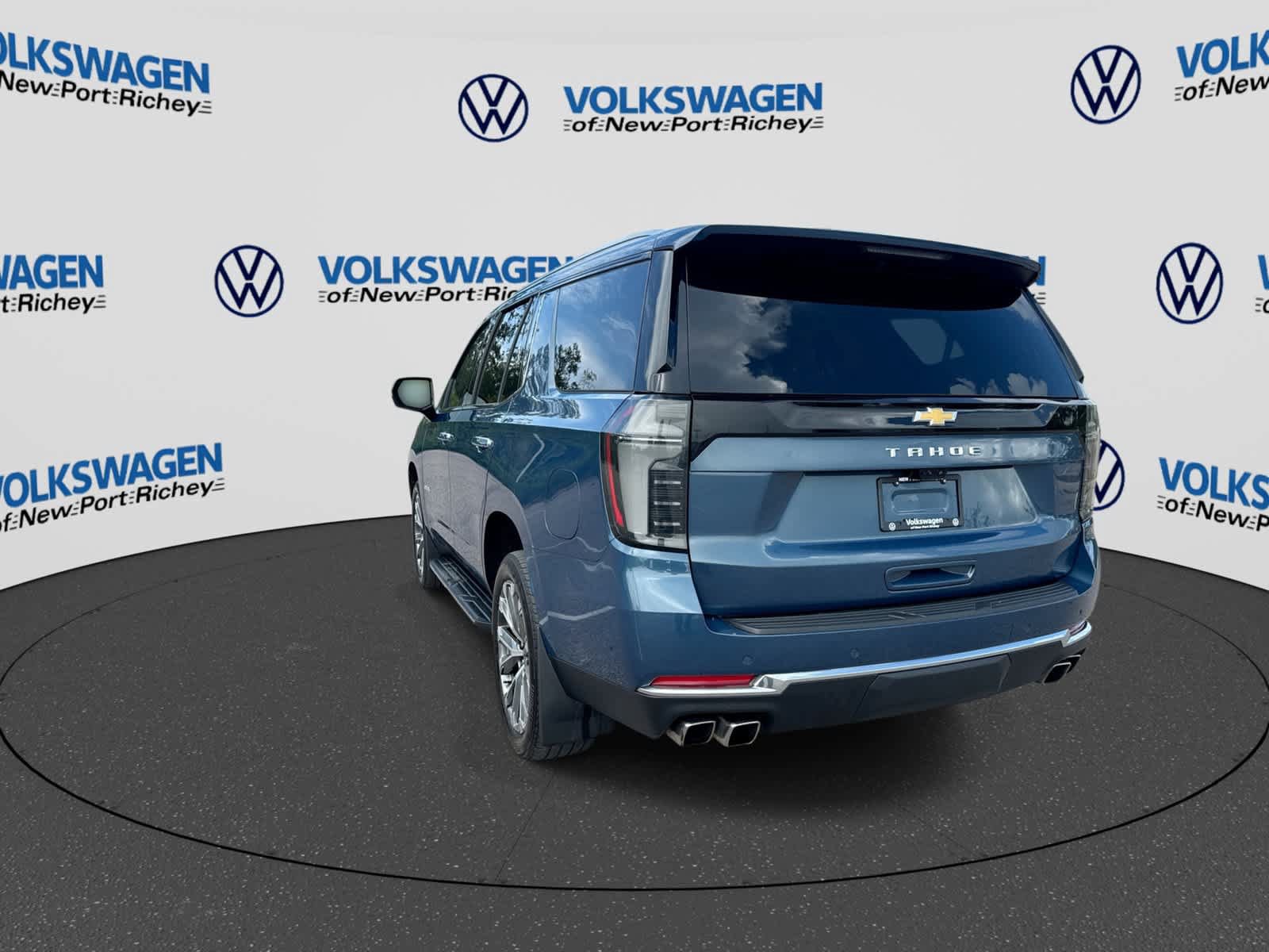 Used 2025 Chevrolet Tahoe High Country AWD/4WD image 12