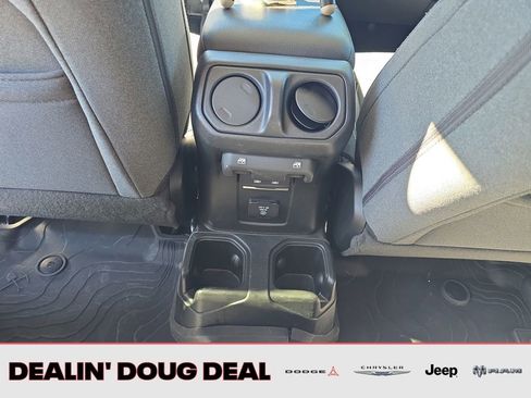 Used 2024 Jeep Gladiator Sport image 27