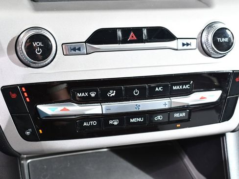 Used 2023 Ford Explorer XLT w/ Equipment Group 202A image 30