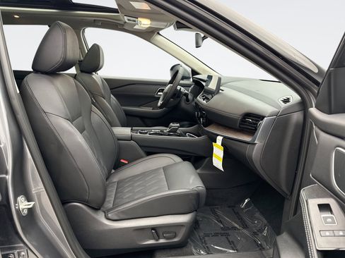 Used 2026 Nissan Rogue Platinum w/ Platinum Premium Package AWD/4WD image 19