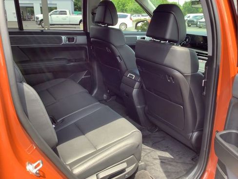 Used 2025 Hyundai Santa Fe Limited AWD/4WD image 34