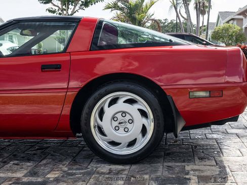Used 1992 Chevrolet Corvette Coupe RWD image 5