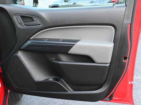 Used 2018 Chevrolet Colorado W/T w/ WT Convenience Package RWD image 31