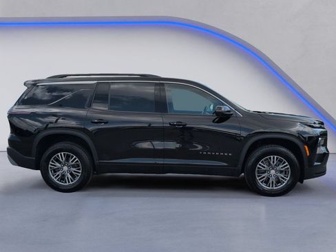 Used 2024 Chevrolet Traverse LT FWD image 11