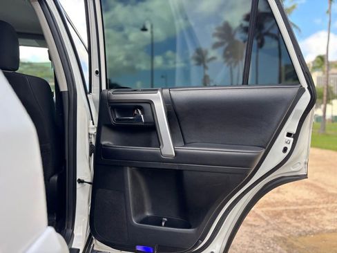 Used 2018 Toyota 4Runner SR5 RWD image 17