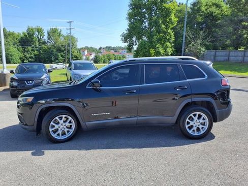 Used 2019 Jeep Cherokee Latitude w/ Popular Appearance Group image 17