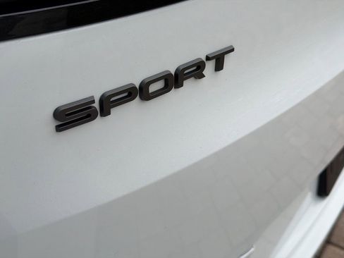 Used 2024 Land Rover Range Rover Sport Dynamic SE image 11