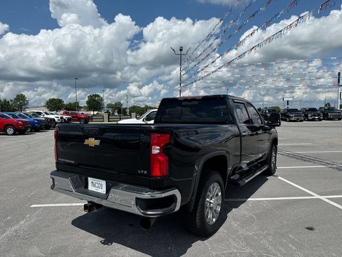 Used 2024 Chevrolet Silverado 2500 LTZ w/ LTZ Convenience Package AWD/4WD image 5