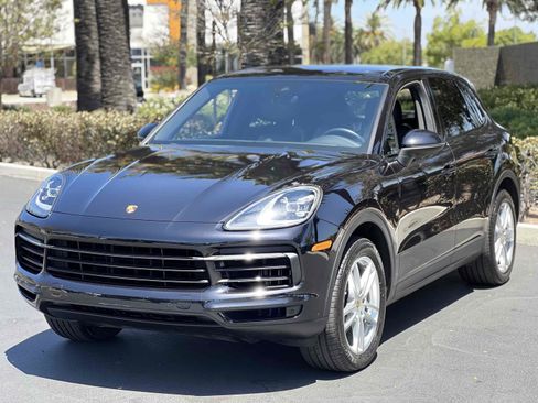 Used 2019 Porsche Cayenne w/ Premium Package AWD/4WD image 84