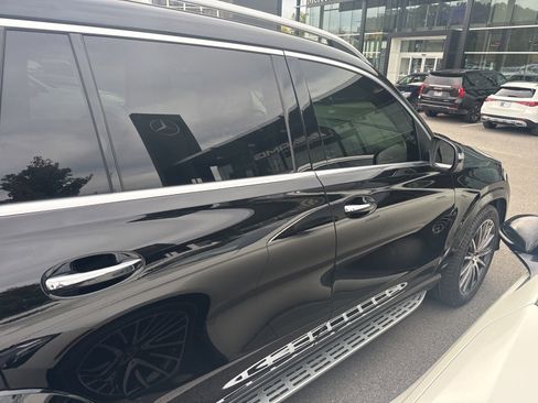 Used 2024 Mercedes-Benz GLS 580 4MATIC image 2