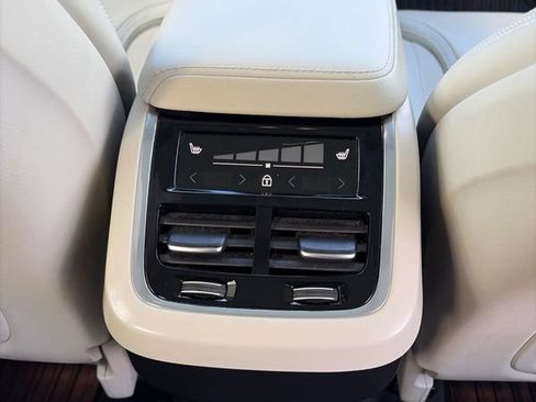Used 2022 Volvo XC60 B5 Inscription AWD/4WD image 15
