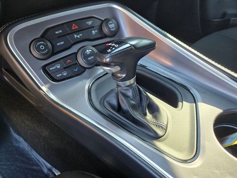 Used 2022 Dodge Challenger GT AWD/4WD image 17