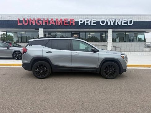 Used 2023 GMC Terrain SLE w/ Driver Convenience Package AWD/4WD image 5