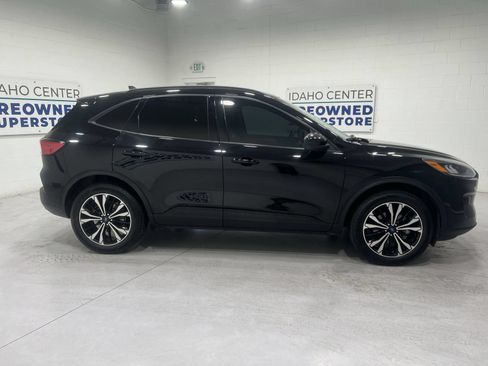 Used 2022 Ford Escape SE w/ SE Sport Appearance Package AWD/4WD image 9