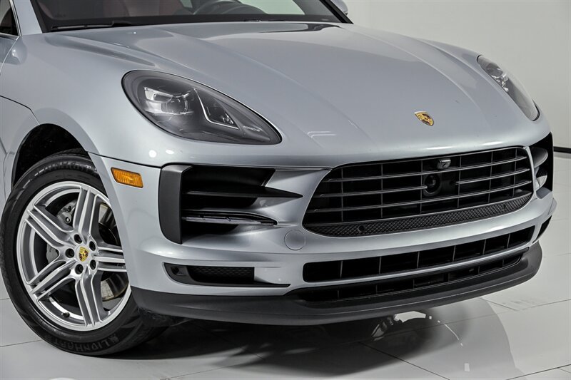 Used 2021 Porsche Macan S AWD/4WD image 2