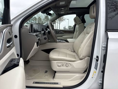 Used 2023 Cadillac Escalade ESV Sport Platinum image 15