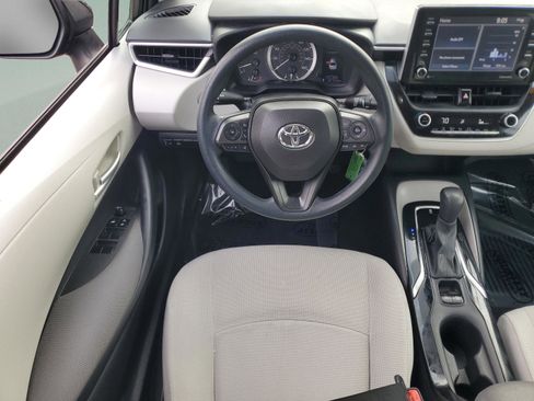 Used 2021 Toyota Corolla LE image 12