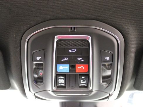 New 2025 Jeep Grand Cherokee Laredo X w/ Luxury Tech Group I image 23