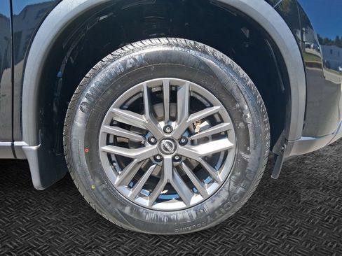 Used 2023 Nissan Rogue S FWD image 11