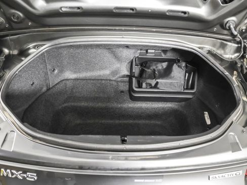 Used 2022 MAZDA MX-5 Miata RF Grand Touring RWD image 36