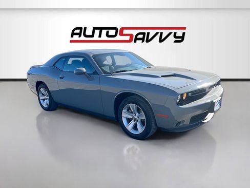 Used 2023 Dodge Challenger SXT RWD image 1