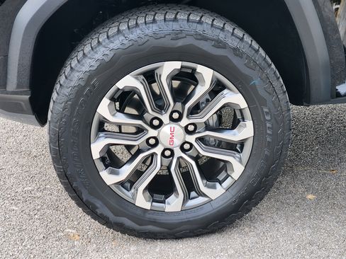 Certified 2026 GMC Canyon Denali image 12