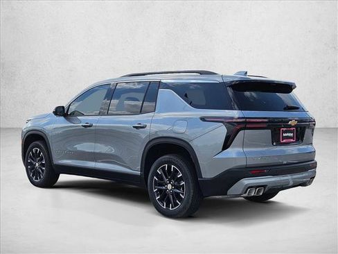 New 2026 Chevrolet Traverse LT w/ Sun and Wheel Package FWD image 9