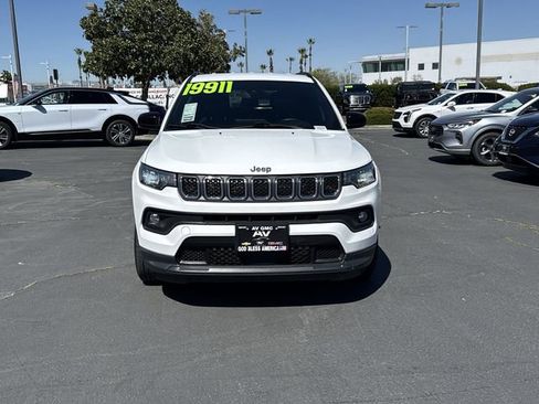 Used 2023 Jeep Compass Latitude AWD/4WD image 39