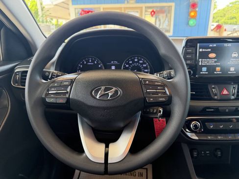 Used 2018 Hyundai Elantra GT FWD image 15