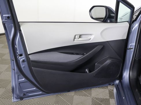 Used 2022 Toyota Corolla LE FWD image 19