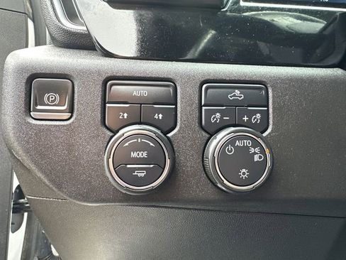 Used 2023 Chevrolet Silverado 1500 LT image 25