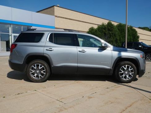Used 2023 GMC Acadia SLT w/ Preferred Package AWD/4WD image 8